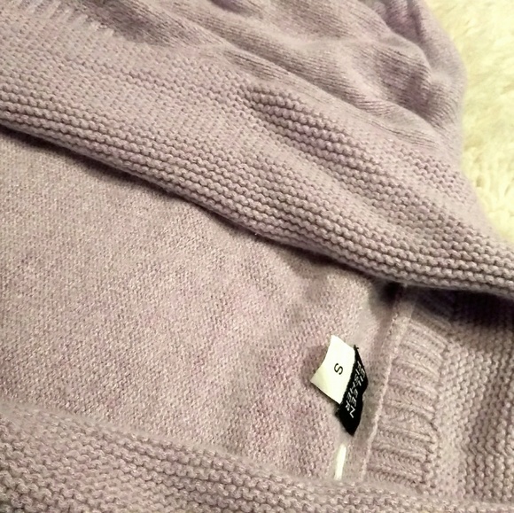 Light lavender sweater - Picture 4 of 4